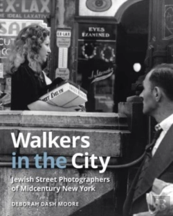 Bertrand.pt - Walkers In The City