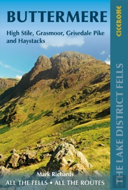 Bertrand.pt - Walking The Lake District Fells - Buttermere