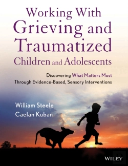 Bertrand.pt - Working With Grieving And Traumatized Children And Adolescents
