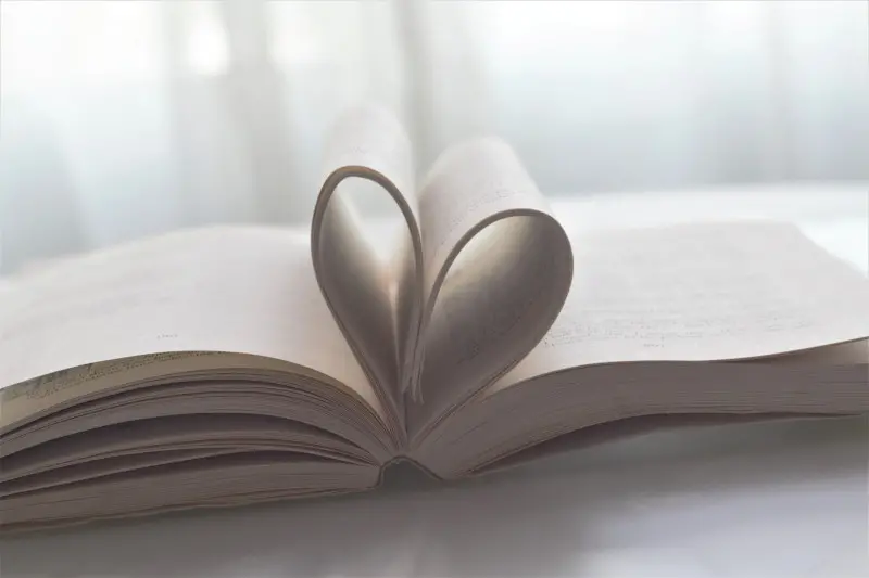 blogue-somos-livros-aung-soe-min-f6UX-It1N7g-unsplash-banner.jpg