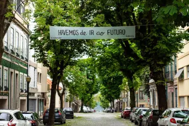 blogue-somos-livros-Havemos de ir ao futuro-tile.jpg