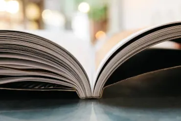 blogue-somos-livros-jonas-jacobsson-0FRJ2SCuY4k-unsplash-tile.jpg