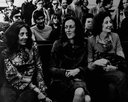 Maria Velho da Costa, Maria Isabel Barreno e Maria Teresa Horta, na última sessão do julgamento (Fonte: página Oficial de Maria Teresa Horta no Facebook)
