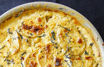 Dauphinoise de batata com gruyère e tomilho