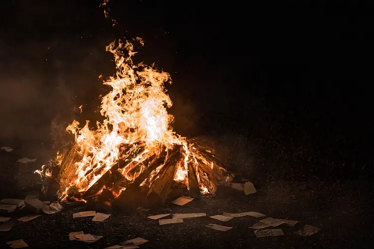 “Que farei quando tudo arde?”