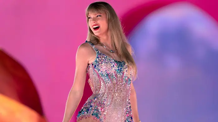Taylor Swift-v2.png