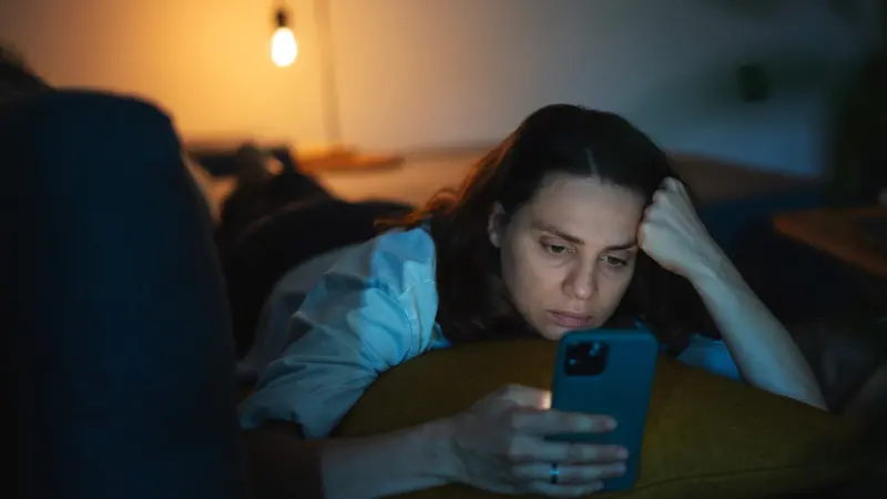 Scroll infinito, conexões vazias, ansiedade social