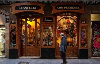 A Casa Alonso, luvaria que em “A Sombra do Vento” é a livraria do pai do protagonista