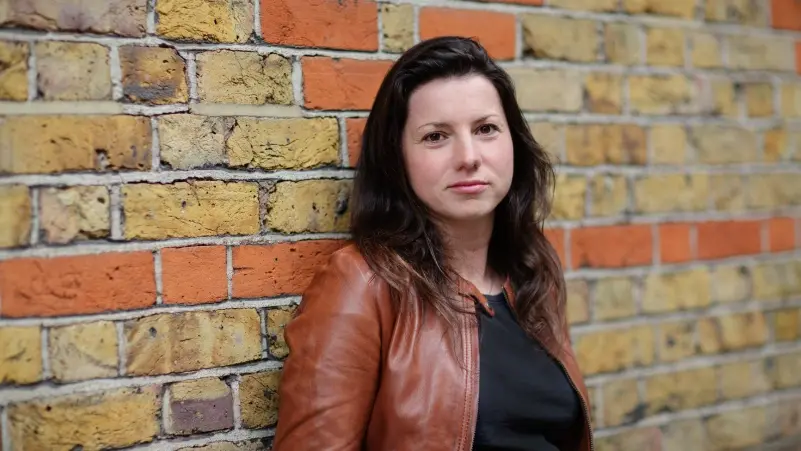 Katja Hoyer: para lá do muro do consenso histórico
