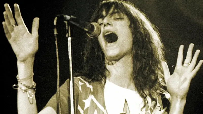 ‘Pão de Anjos’, de Patti Smith: o livro mais pessoal da poetisa do punk