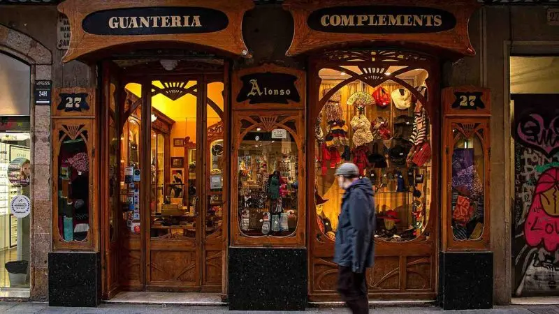 A Casa Alonso, luvaria que em “A Sombra do Vento” é a livraria do pai do protagonista